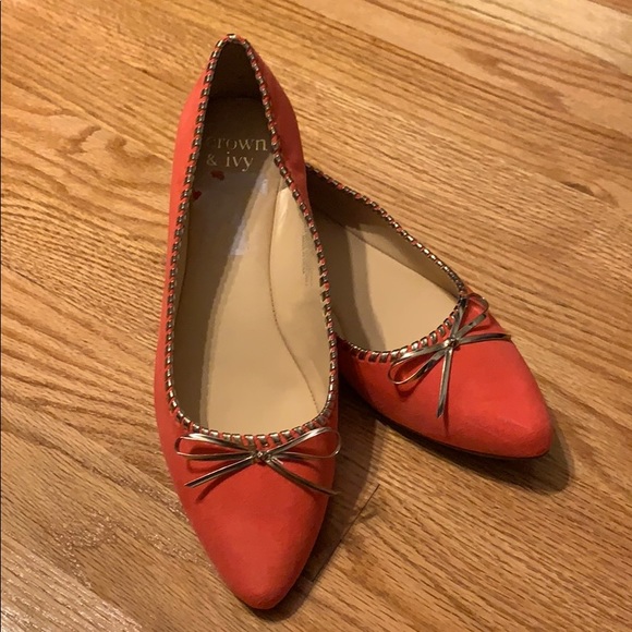 crown & ivy Shoes - Crown and ivy pink flats trimmed in gold